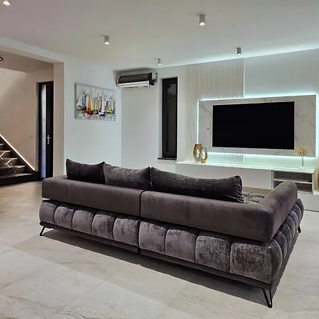 Villa White