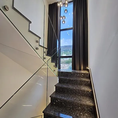 Villa White