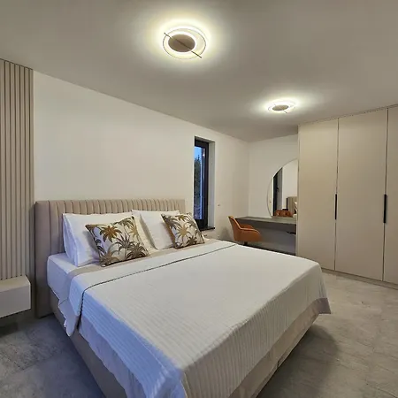 Villa White