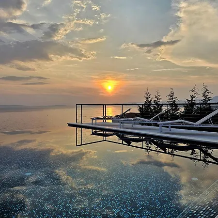 Villa White