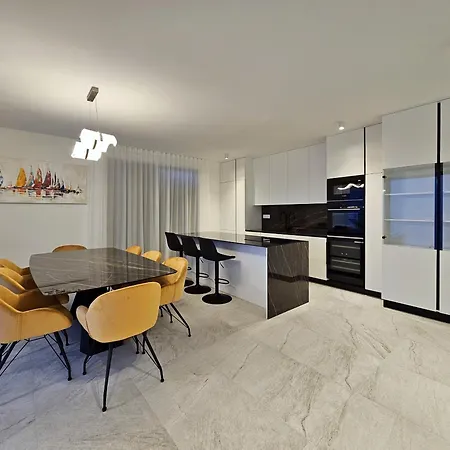 Villa White